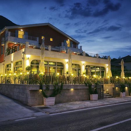 Hotel Ellena 헤르섹 외부 사진