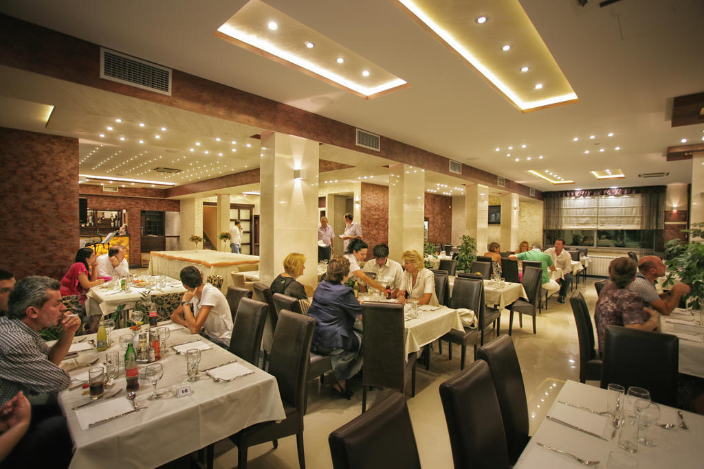 Hotel Ellena 헤르섹 외부 사진