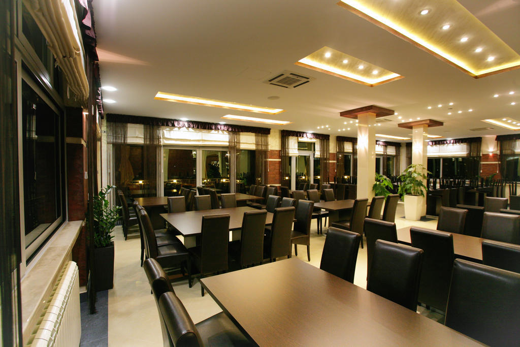 Hotel Ellena 헤르섹 외부 사진