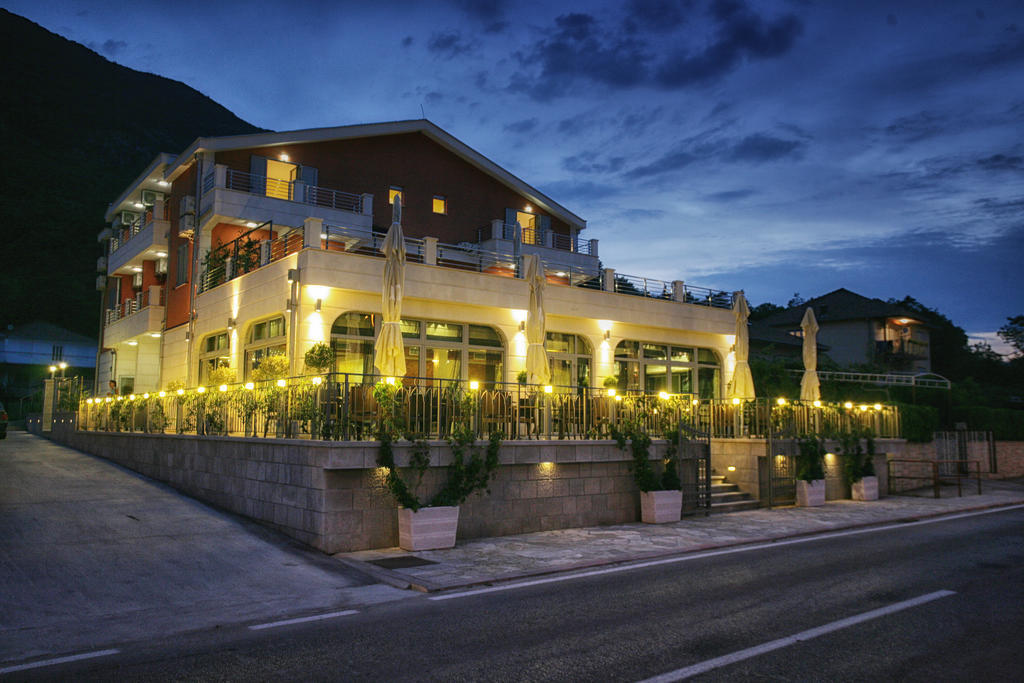 Hotel Ellena 헤르섹 외부 사진